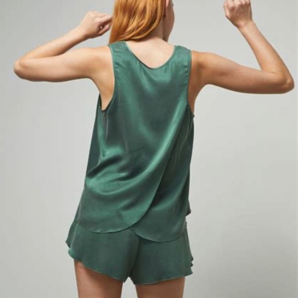 SOLD OUT Washable Silk Set LUNYA S/M NWOT - Picture 2 of 10